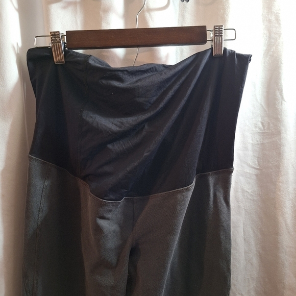 Isabel large cross over front maternity pants - Picture 4 of 6